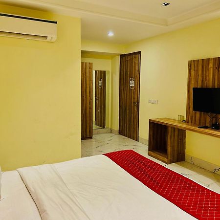 Goodluck House Near Terminal 3 Igi Airport Hotel New Delhi Buitenkant foto