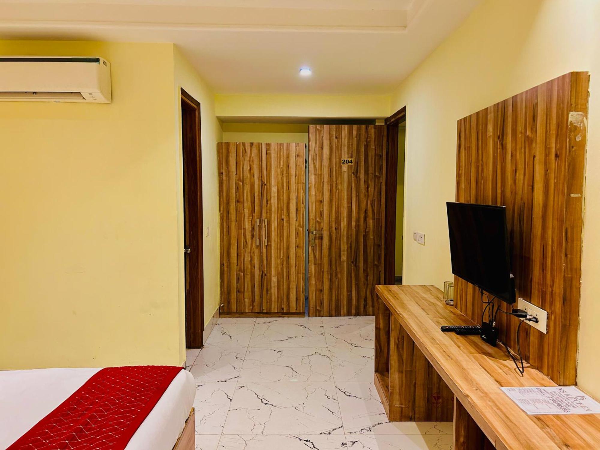 Goodluck House Near Terminal 3 Igi Airport Hotel New Delhi Buitenkant foto