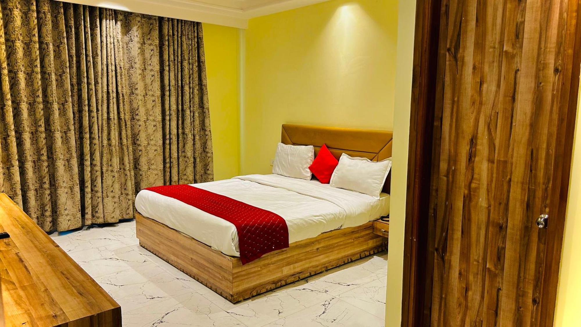 Goodluck House Near Terminal 3 Igi Airport Hotel New Delhi Buitenkant foto