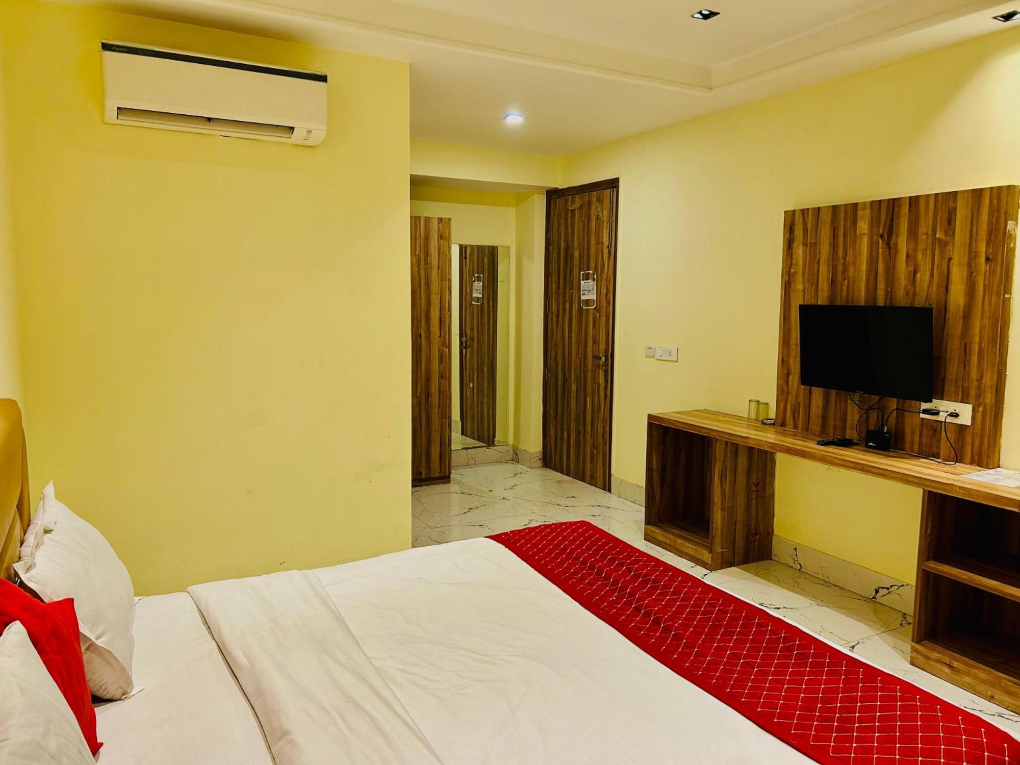 Goodluck House Near Terminal 3 Igi Airport Hotel New Delhi Buitenkant foto