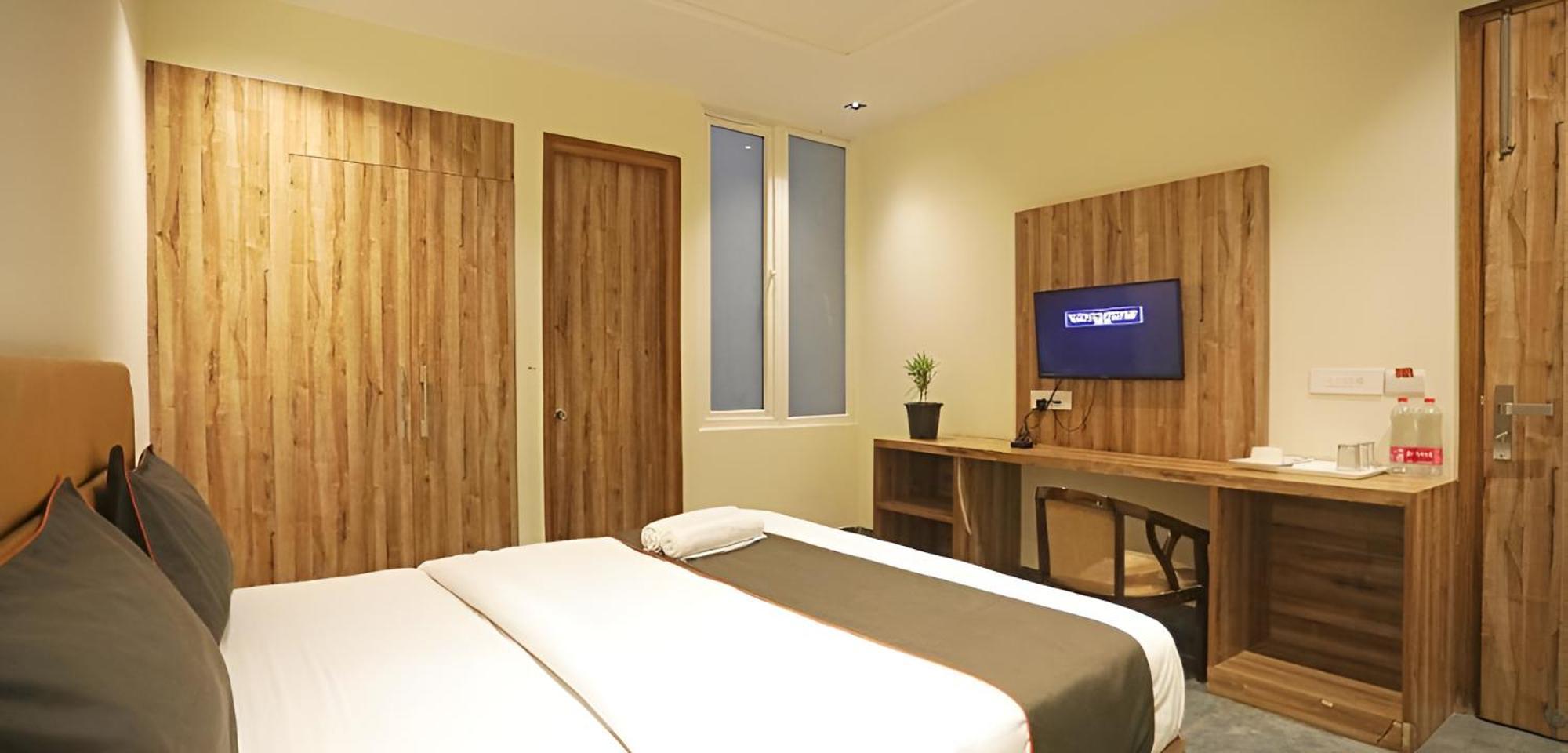 Goodluck House Near Terminal 3 Igi Airport Hotel New Delhi Buitenkant foto